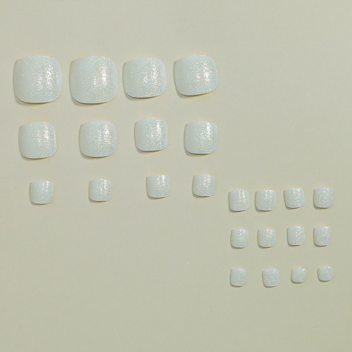 Faux Ongles Pieds Blanc Brillant – 12 Capsules + Kit de Pose Inclus