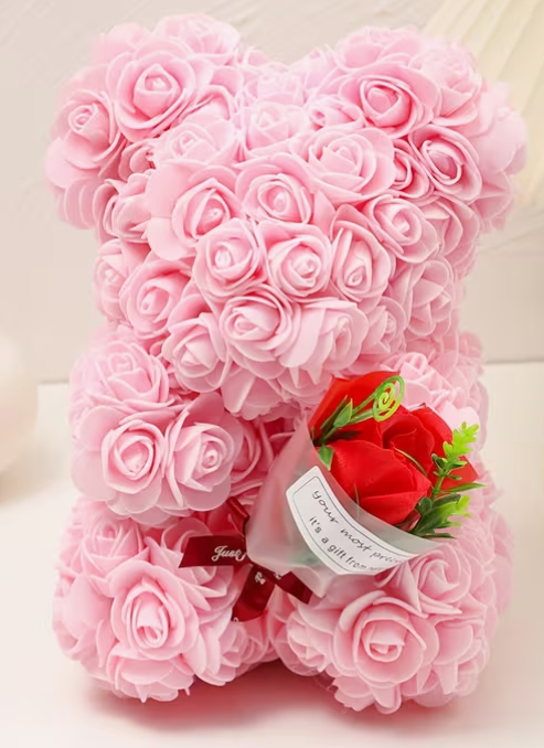 Ours en roses artificielles