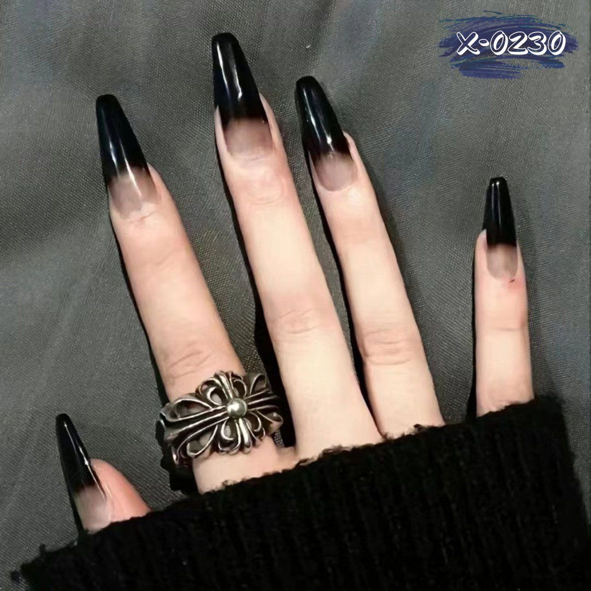 Faux Ongles Dégradé Noir – 12 Capsules + Kit Pose Inclus