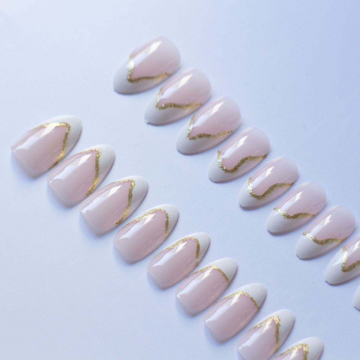 Faux Ongles Rosé French avec Strass – 12 Capsules + Kit de Pose Inclus