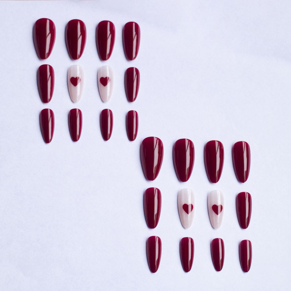 Faux Ongles Rouge Foncé avec Cœur – 12 Capsules + Kit de Pose Inclus