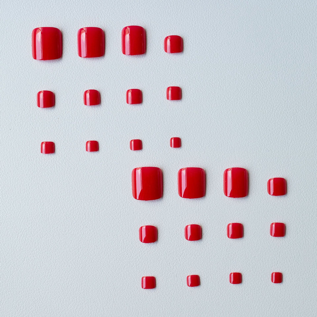 Faux Ongles Pieds Rouge – 12 Capsules + Kit de Pose Inclus
