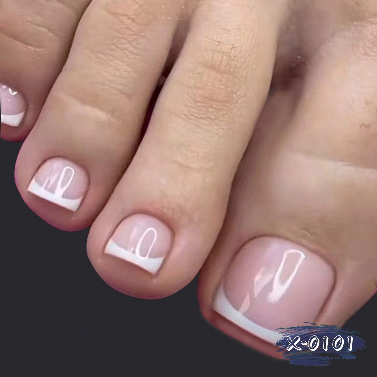 Faux Ongles Pieds Rose Clair avec Ligne Blanche – 12 Capsules + Kit de Pose Inclus